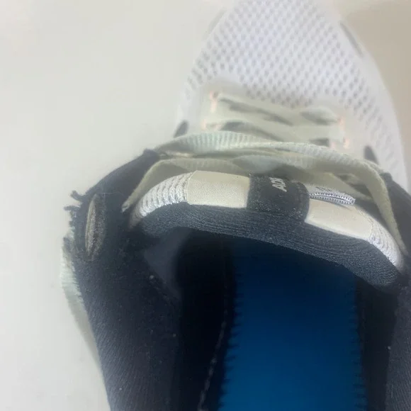 Brooks Adrenaline GTS 22 White and Black Athletic Shoes - Picture 10 of 12